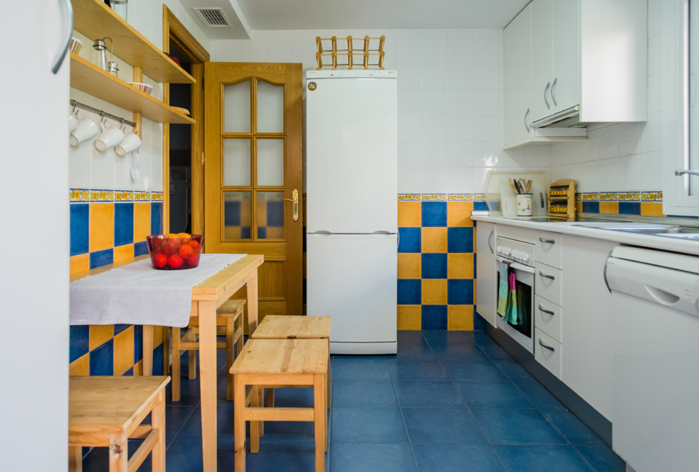 Источник вдохновения для домашнего уюта: идея дизайна среднего размера в средиземноморском стиле