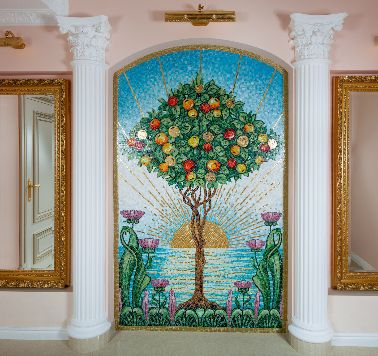 Art-Nuovo Apple tree