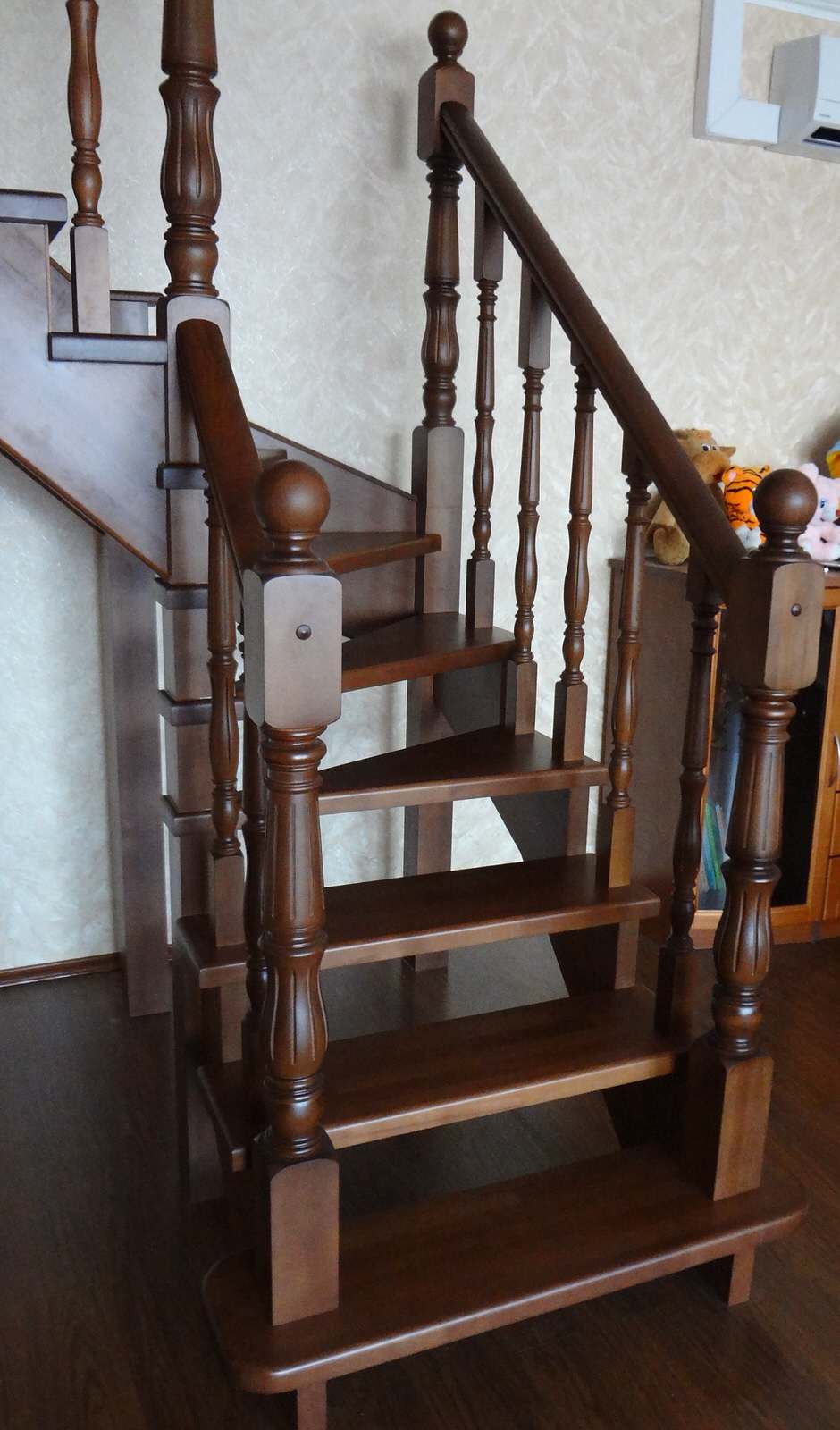 Лестница из массива бука.Самара пос.Смышляевка.