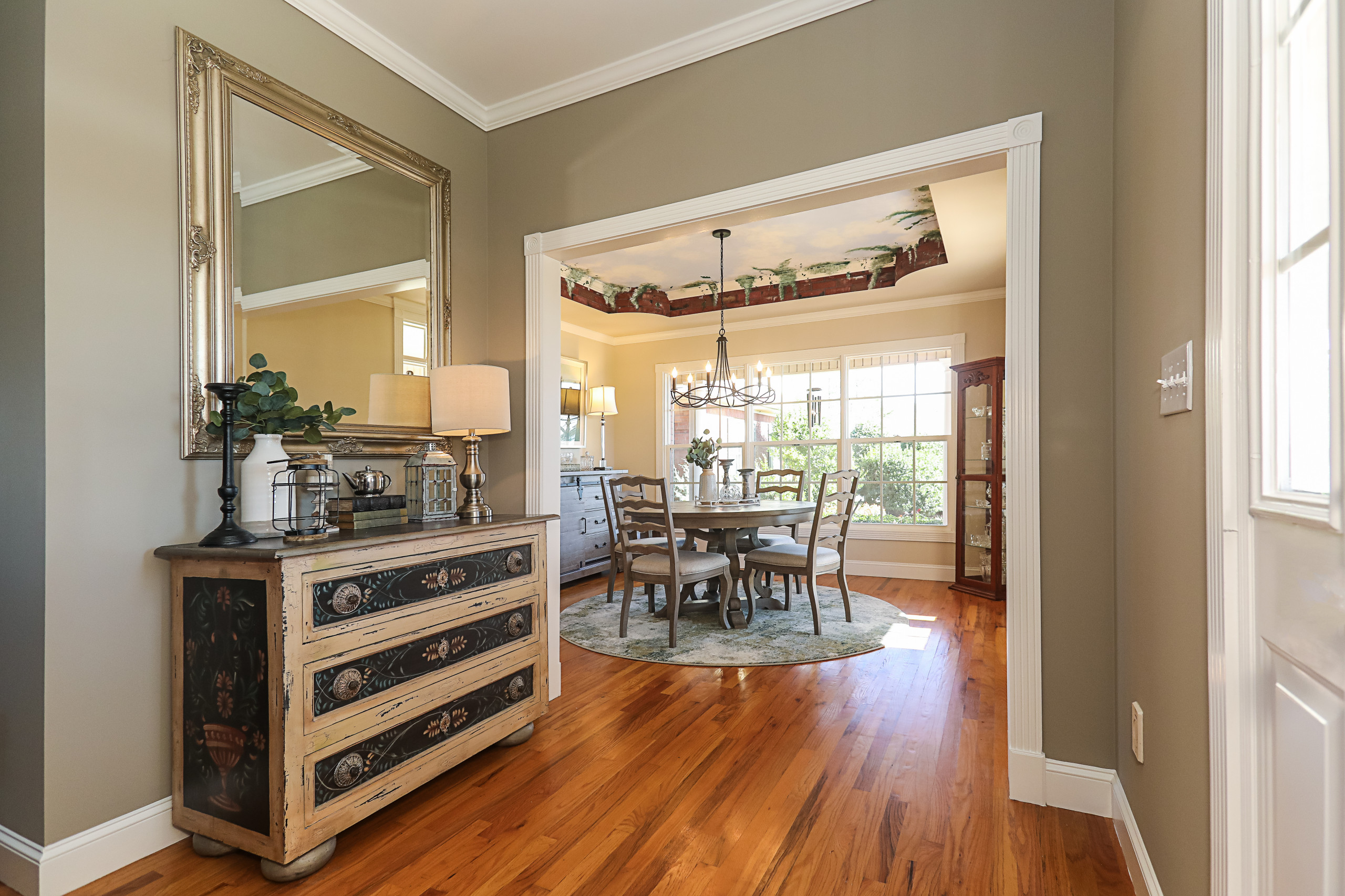 Lula Kitchen & Butler's Pantry