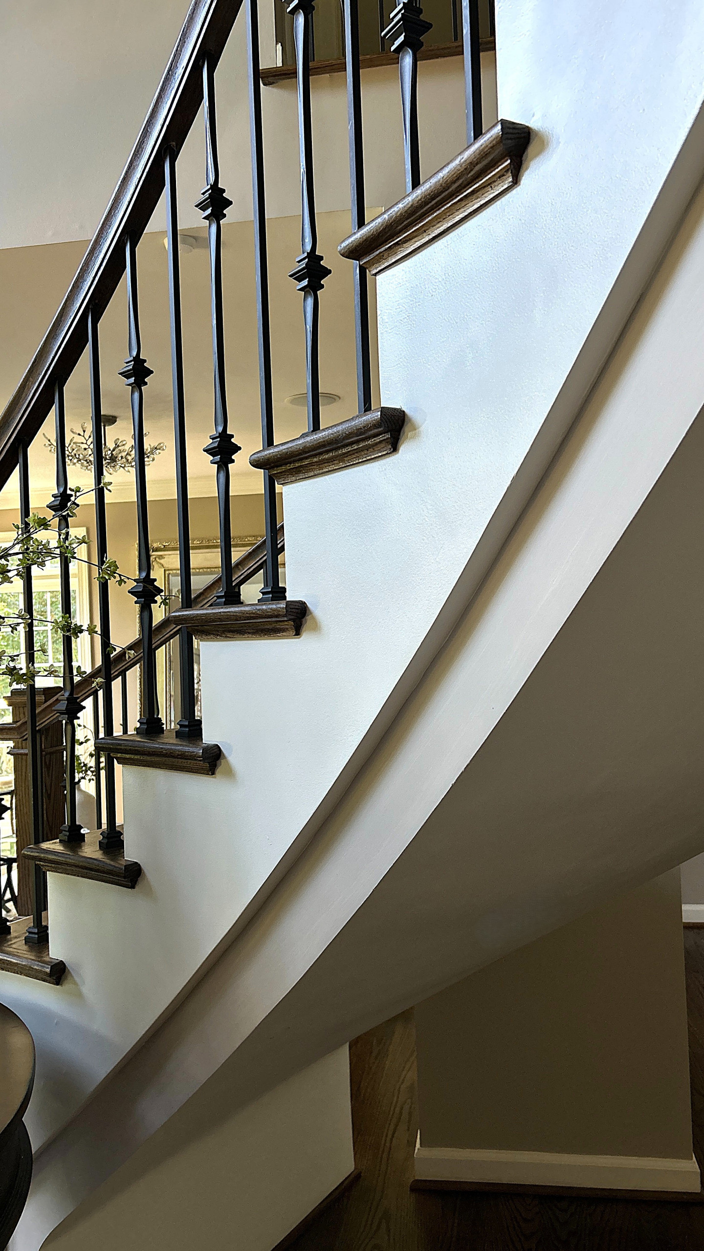Project #157 | Traditional Curved Foyer Staircase