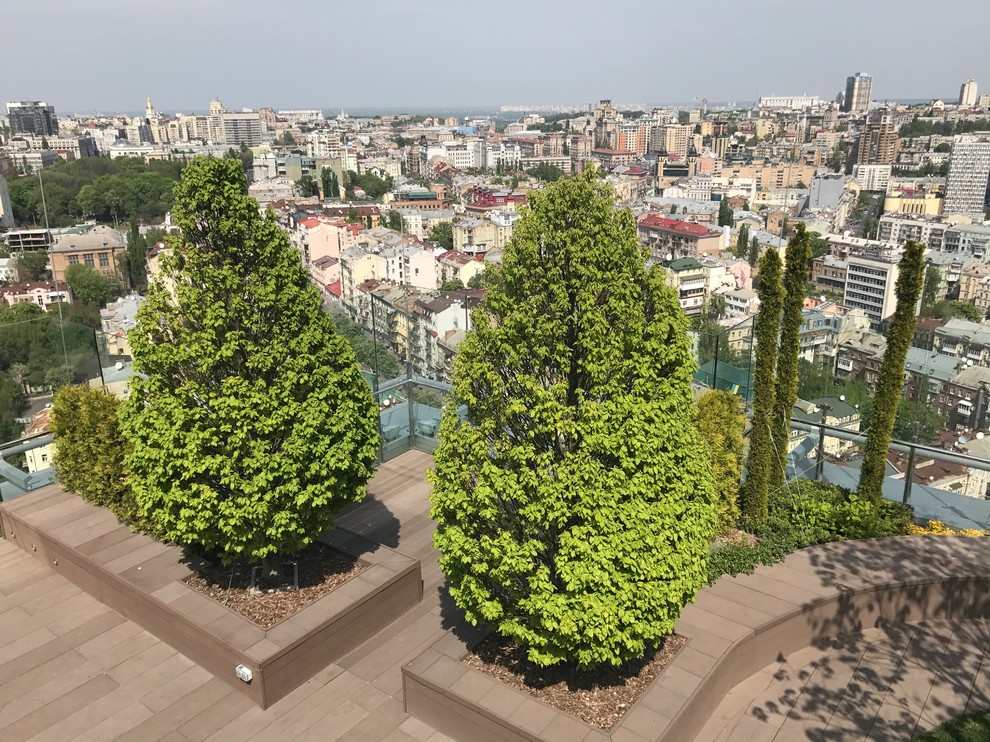 Парк на крыше жилого высотного здания.