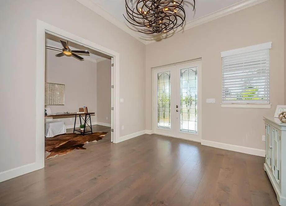 Example of an entryway design in Tampa