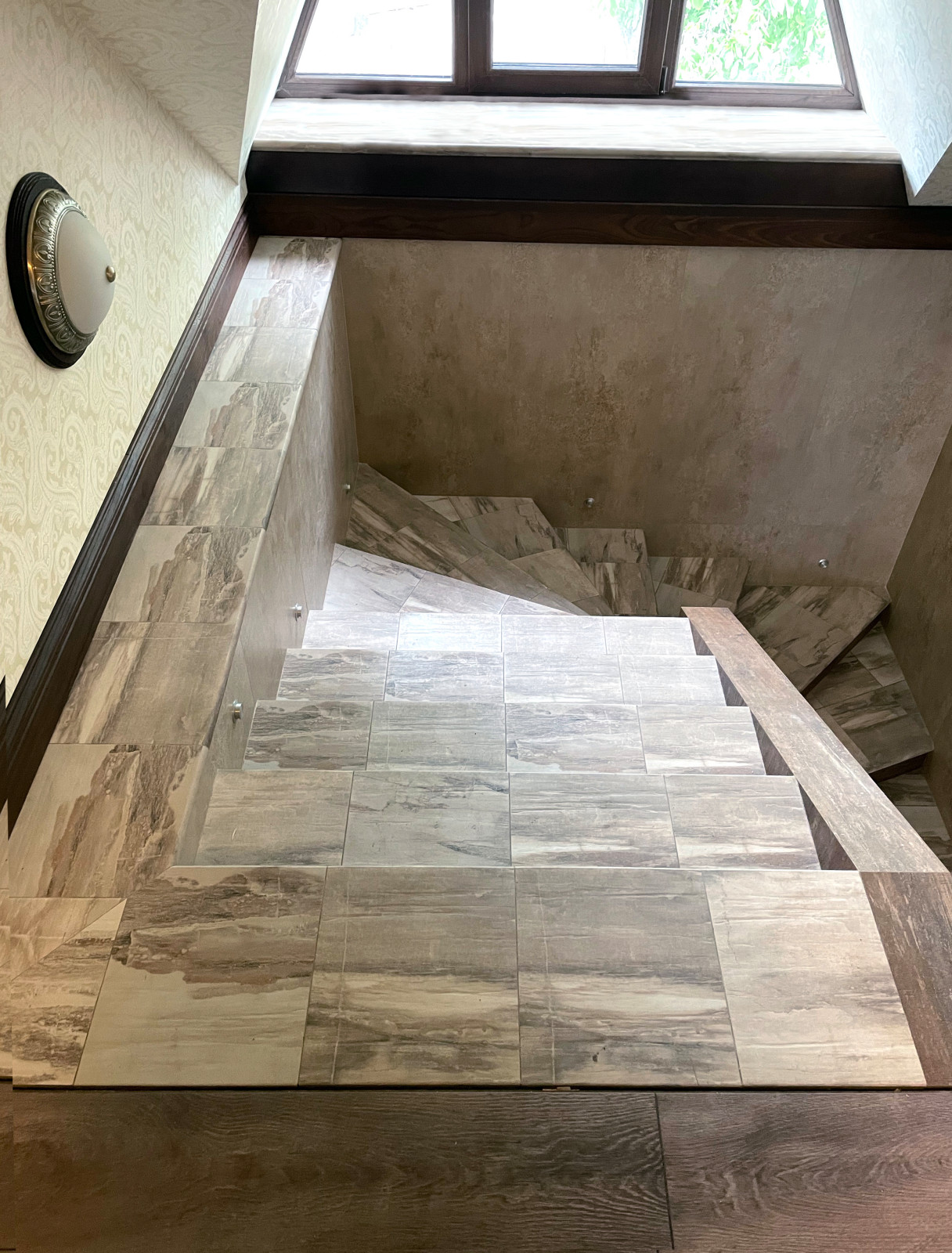 ЗАГОРОДНЫЙ ДОМ В СТИЛЕ "СТАРОЙ АНГЛИИ" _ФРАГМЕНТЫ РЕАЛИЗАЦИИ