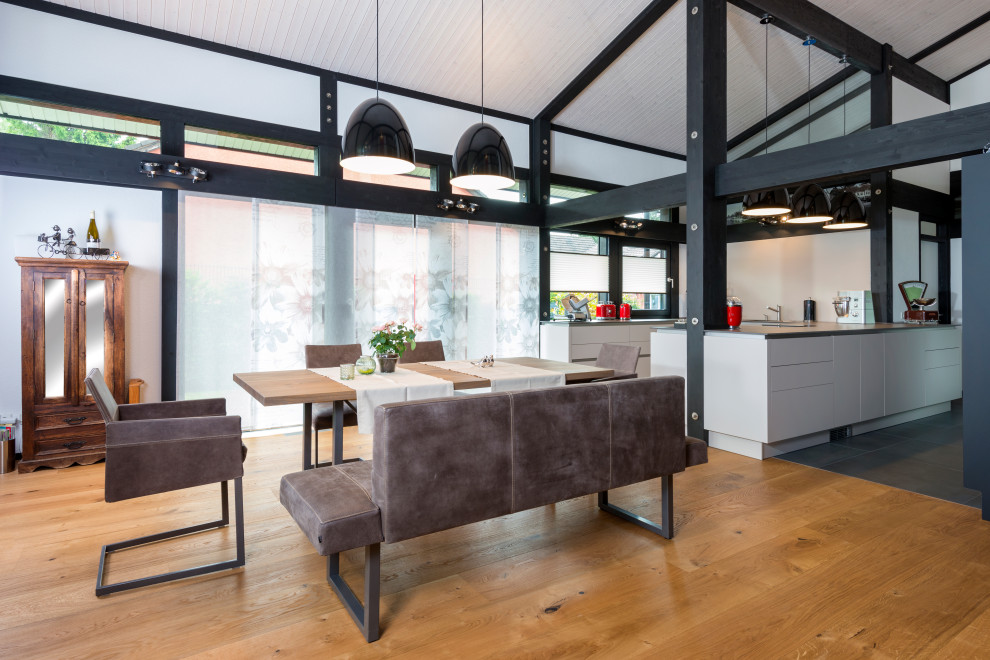 Industrial Esszimmer in Sonstige