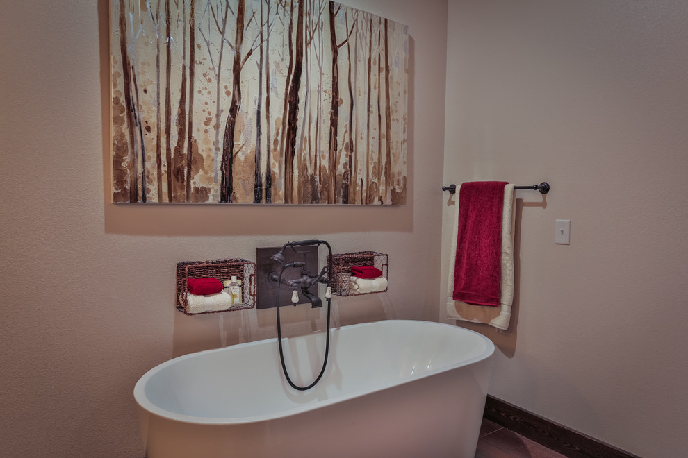 Bathroom - rustic bathroom idea