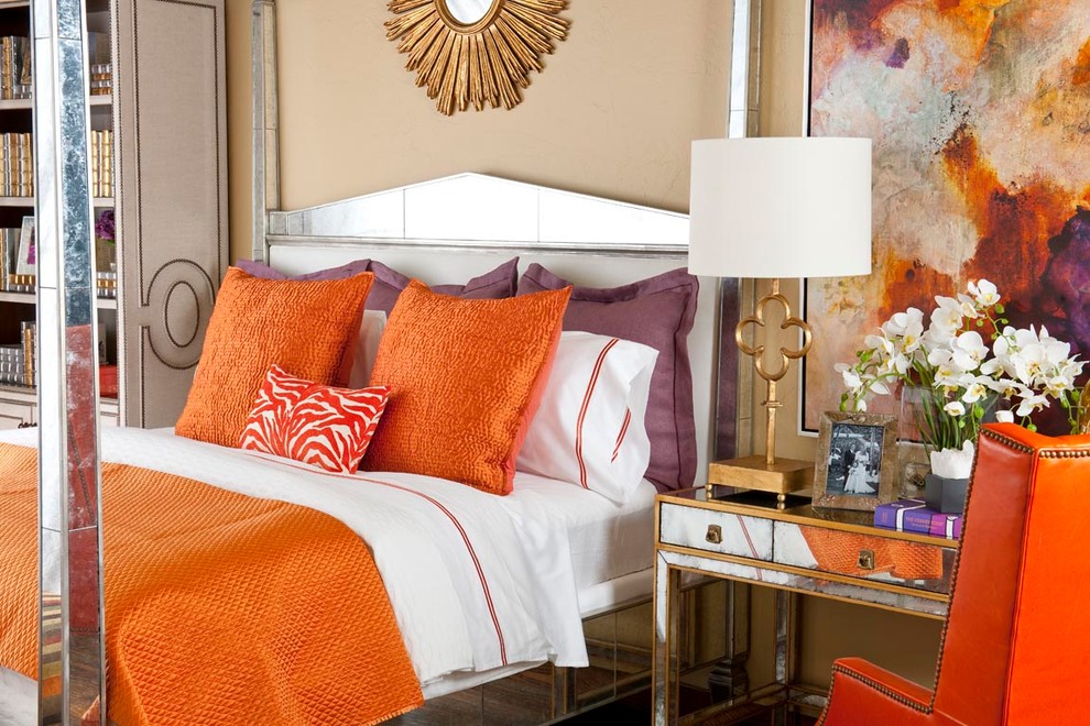 Design ideas for a traditional bedroom in Dallas.