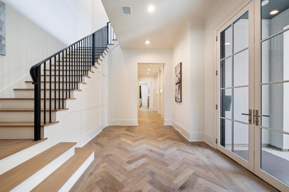 Huge transitional entryway photo in Houston