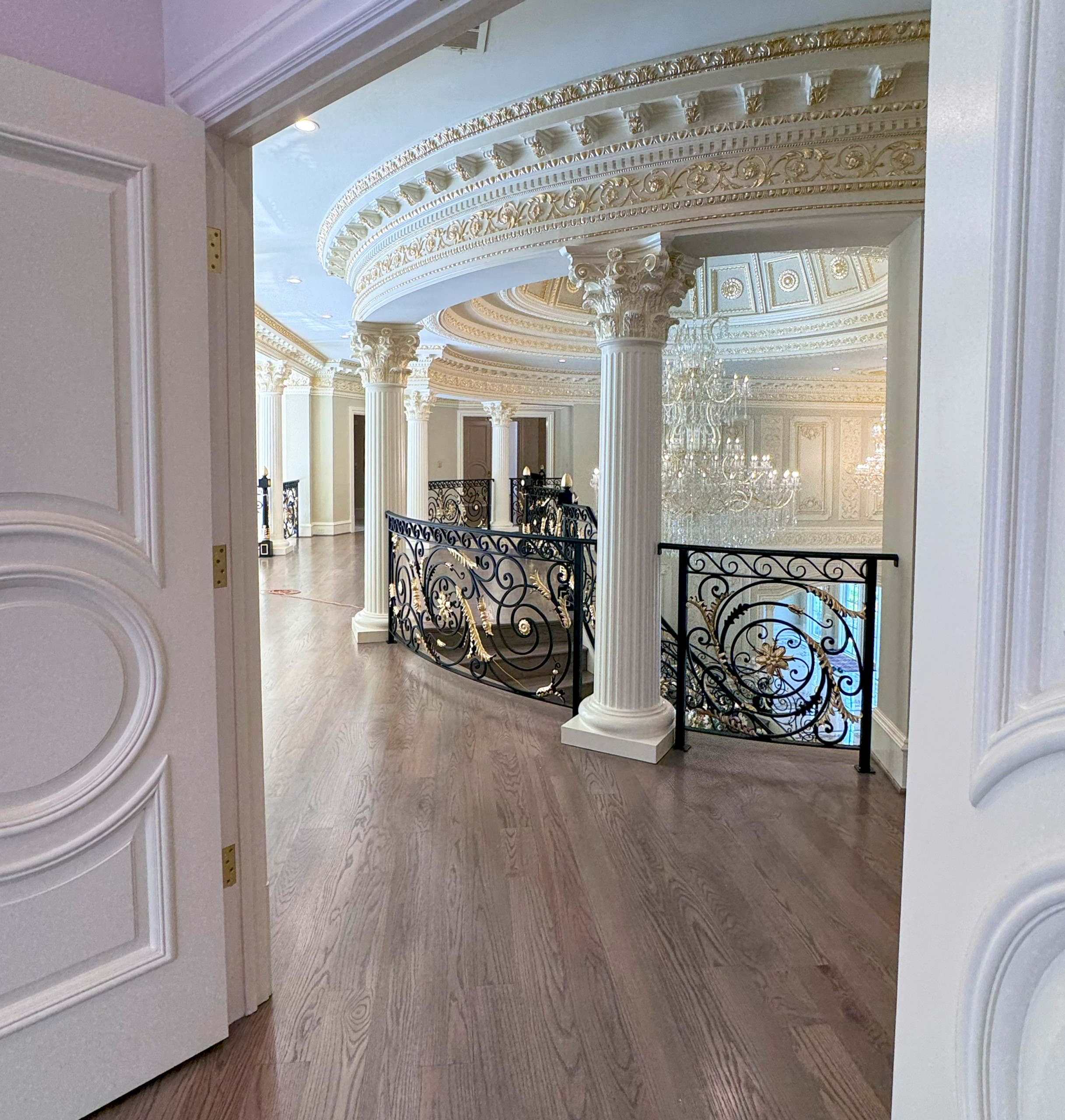 135_Vibrant Staircase with Touch of Historic Grandeur, Great Falls, VA 22066