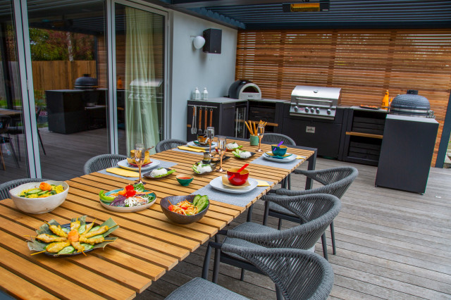 Outdoor kitchen in Colchester, Essex contemporary-courtyard