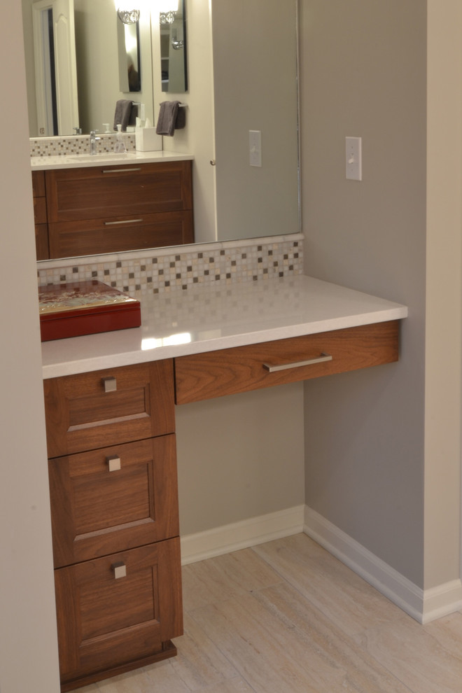 Bathroom - transitional bathroom idea