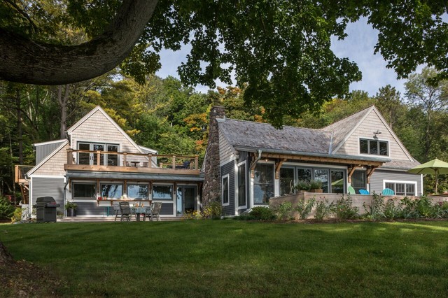 Lakeside Cottage Coastal House Exterior Milwaukee