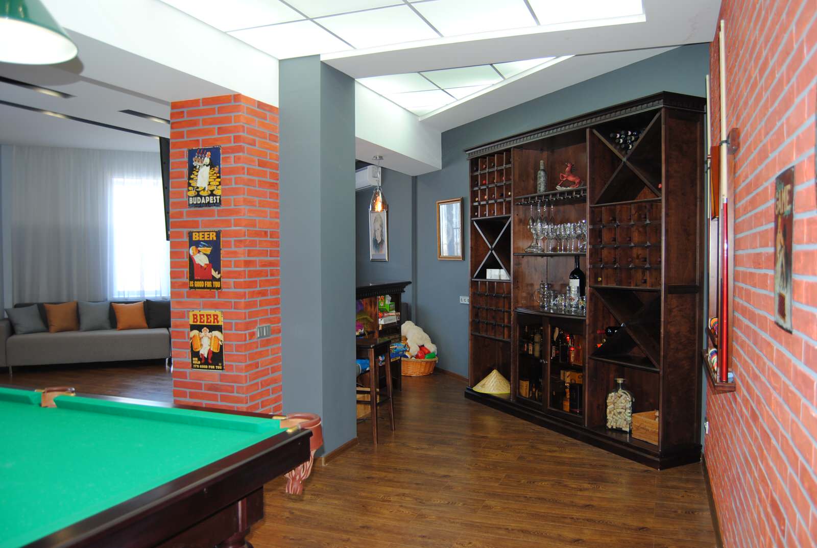 Трехкомнатная квартира с просторной зоной отдыха.