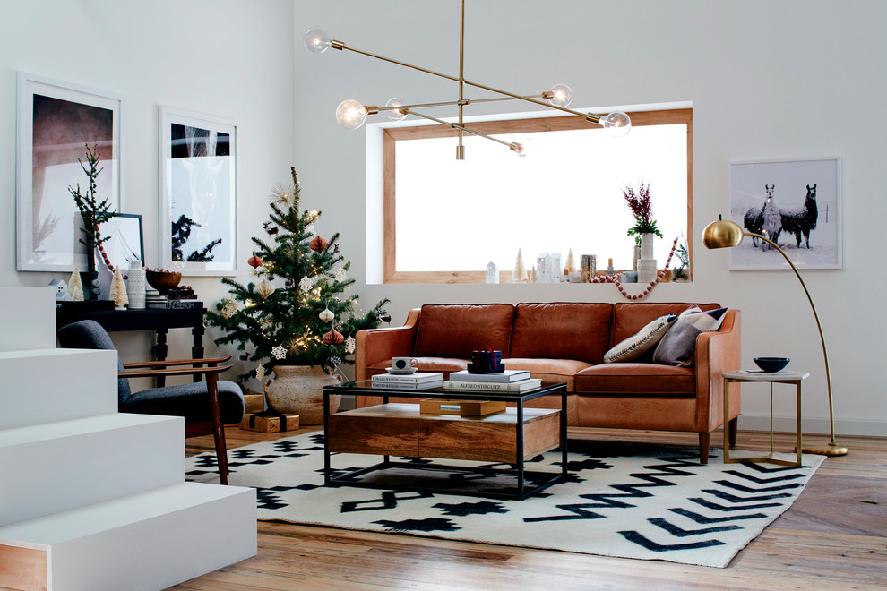 Example of a trendy living room design in New York