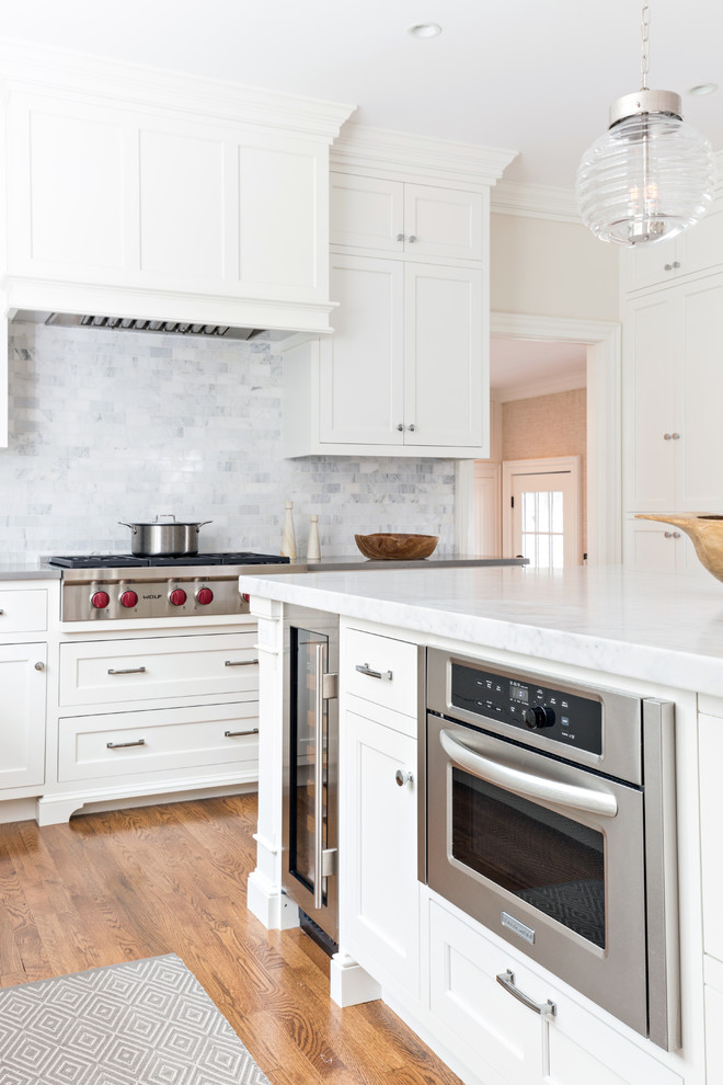 Kitchen - transitional kitchen idea in Boston