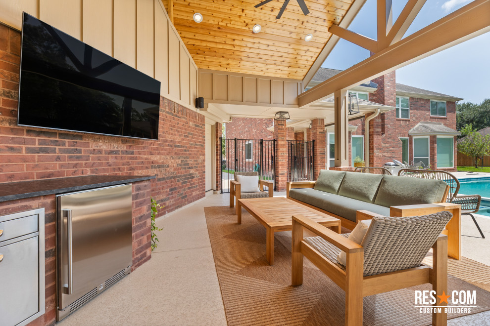 Cascading Brook - Outdoor Living