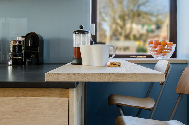 Handless Oak Driftwood with Slate Effect Silestone contemporary-kitchen