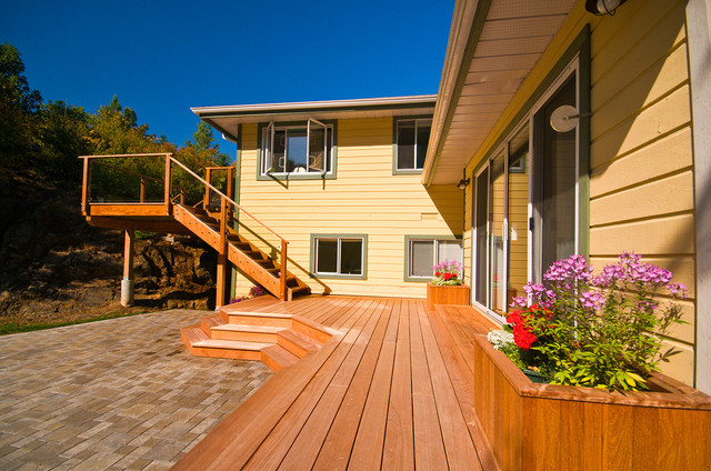 Sidney BC Deck contemporary-deck