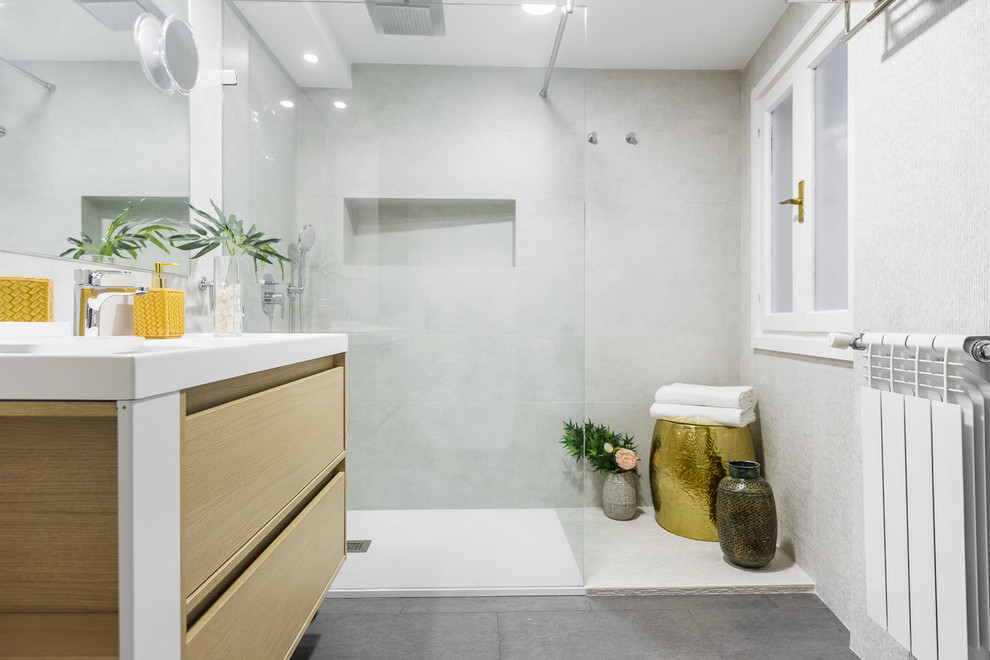 Apartamento Turístico Bathroom Madrid by Ele Room 62 Houzz