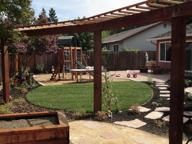 Structural Elements american-traditional-garden
