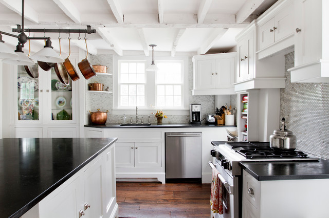 My Houzz: Global Details Add Character to a Connecticut Farmhouse farmhouse-kitchen