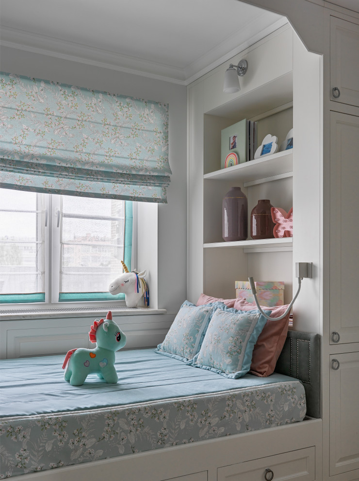 Design ideas for a mid-sized traditional kids' bedroom for kids 4-10 years old and girls in Moscow with grey walls, cork floors and brown floor.