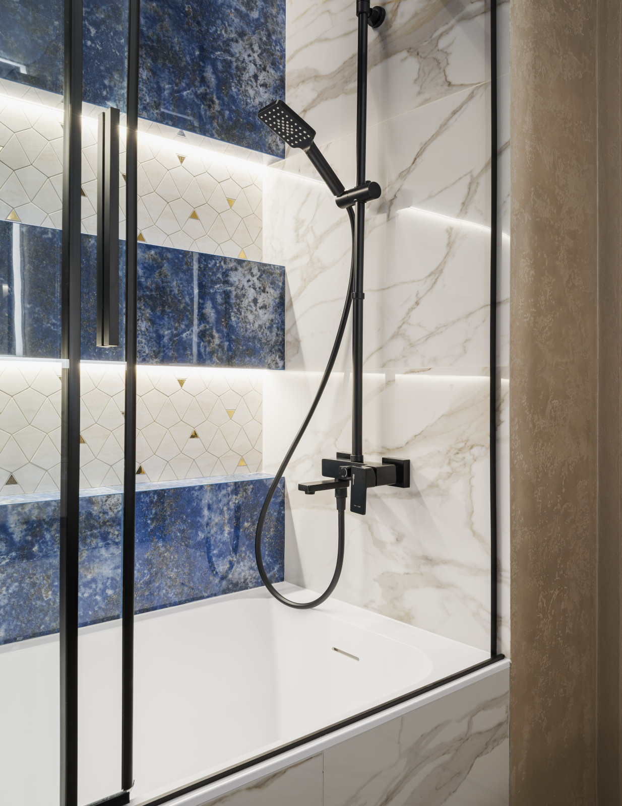 Реализация современной четырехкомнатной квартиры площадью 170 м²