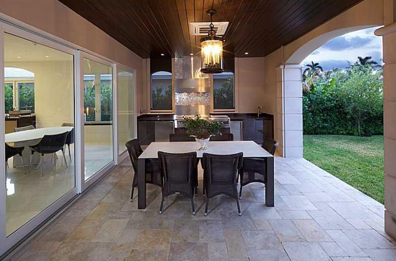 Inspiration for a transitional home design remodel in Miami