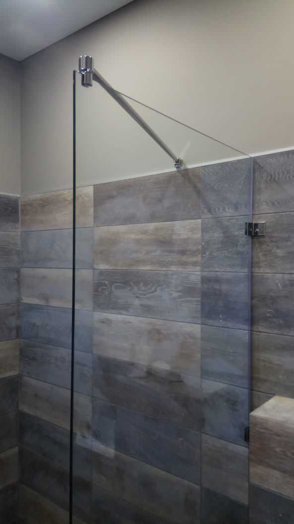 Стационарные перегородки в душ