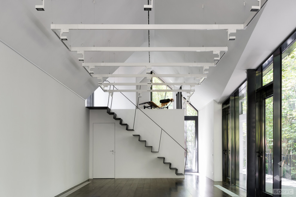 Лестница Черное на белом и Струны