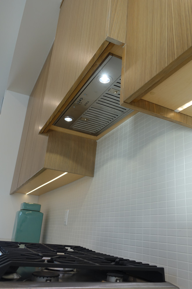 Home design - transitional home design idea in Calgary