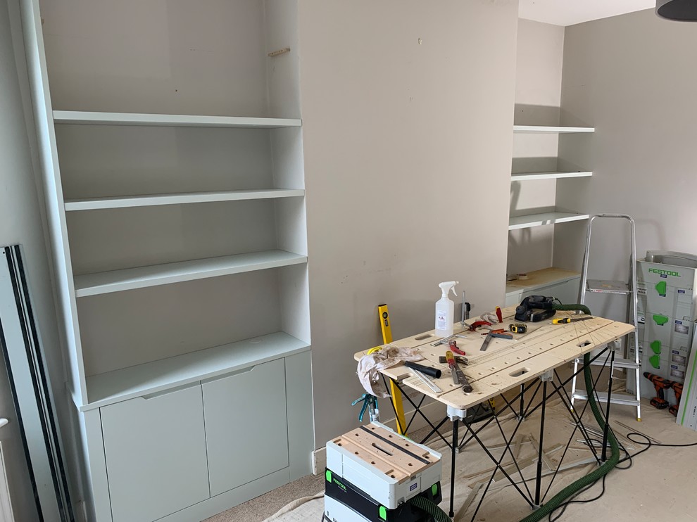 Contemporary bedroom in London.