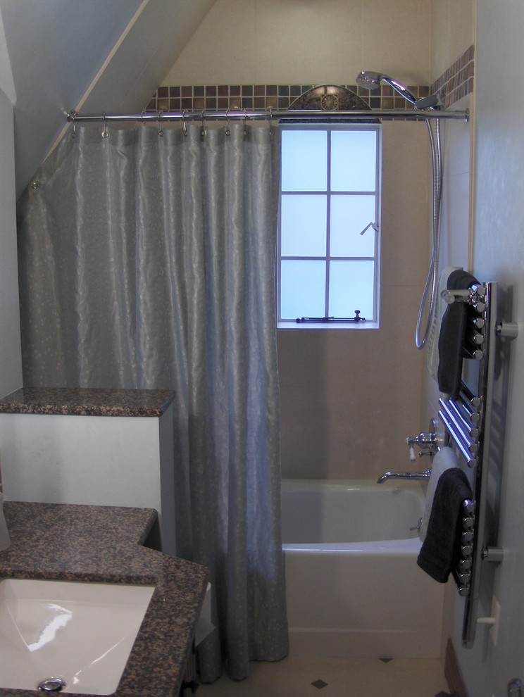 Example of a small transitional home design design