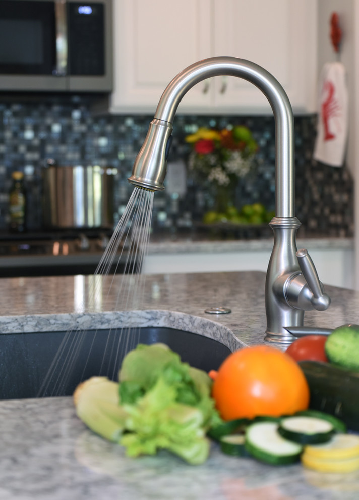 Home design - transitional home design idea in Cincinnati
