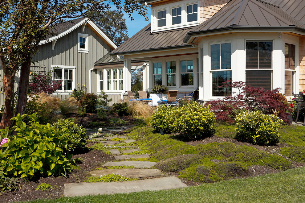 Design ideas for a country front yard garden in Seattle with a garden path.
