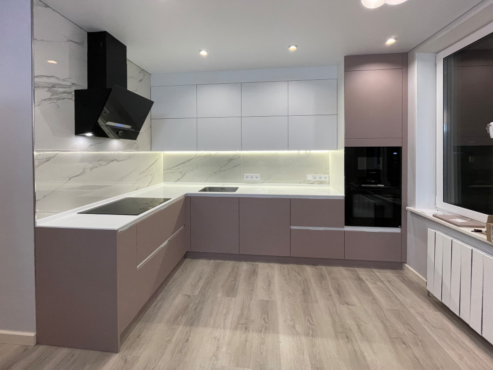 Кухня в нежных тонах