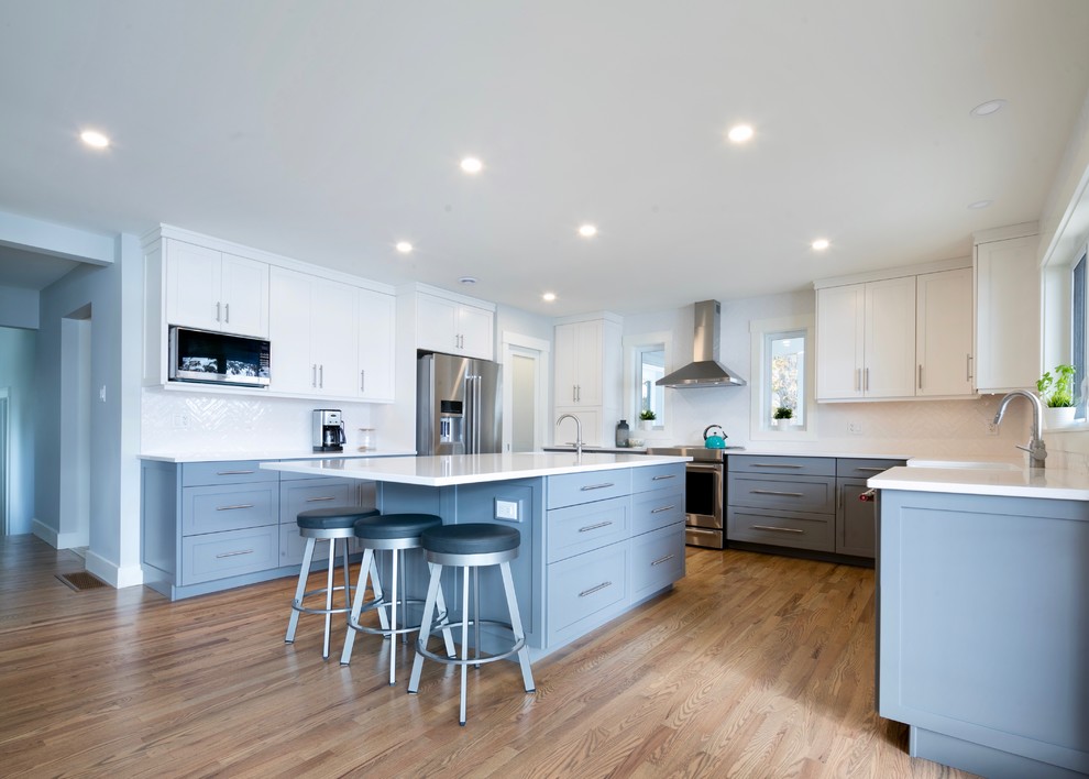 Kitchen - transitional kitchen idea