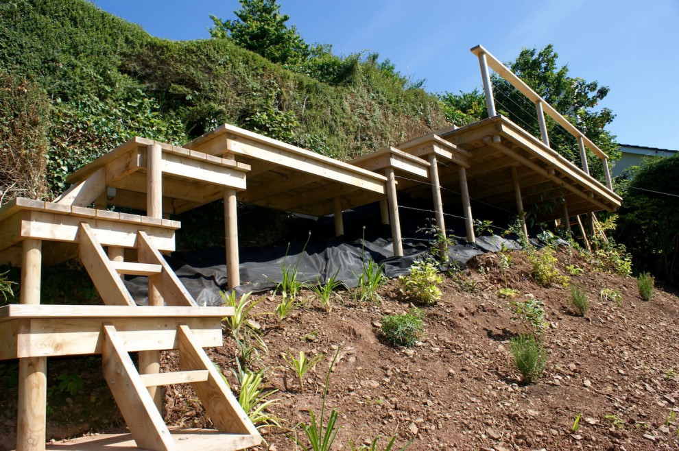 Medium sized rustic wood railing balcony in Cornwall.