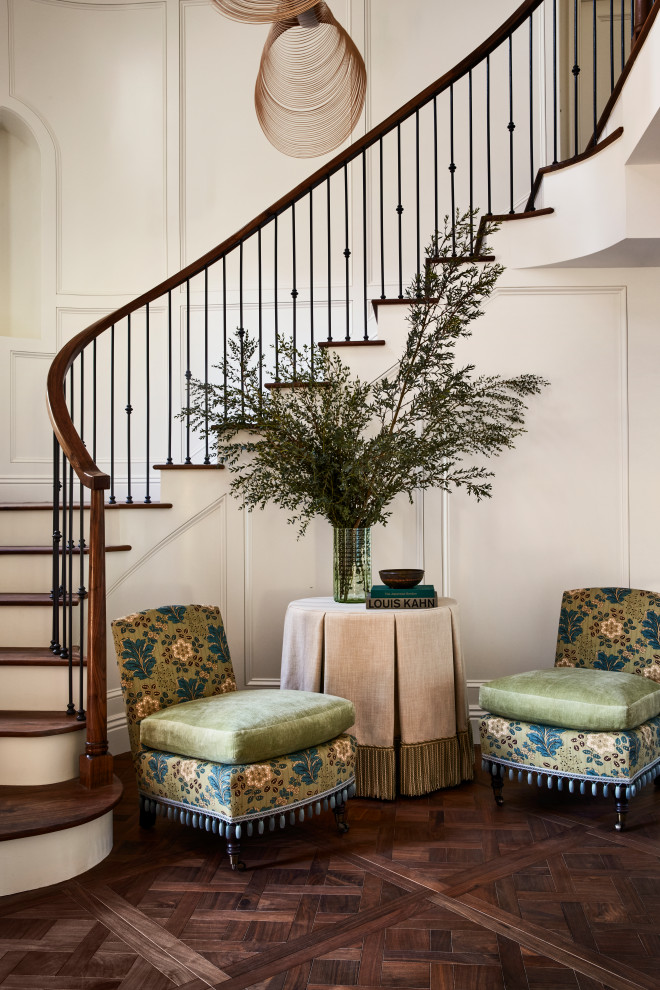 Example of a transitional staircase design in Los Angeles