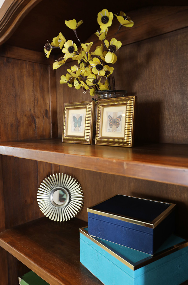 Transitional home design photo in Phoenix