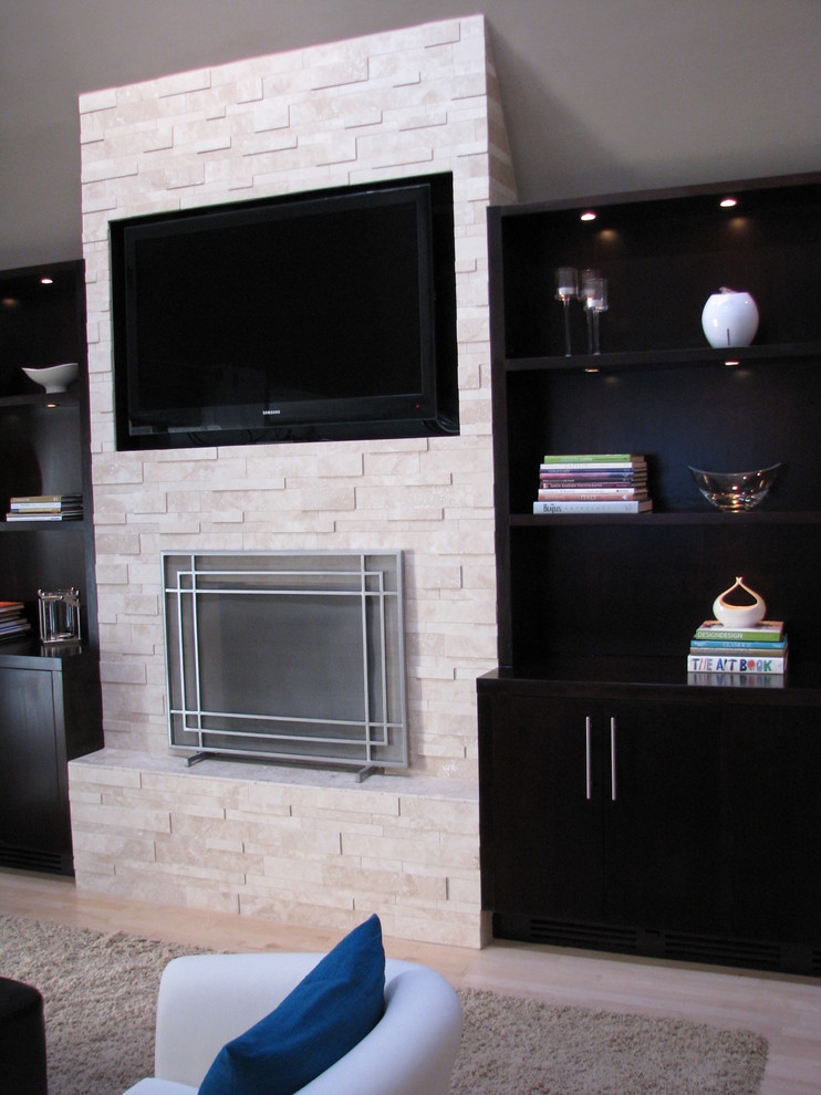 Photo of a modern family room in Baltimore.