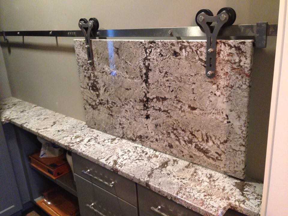 Transitional home design photo in Indianapolis