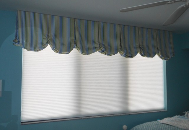 Balloon Valance With Pleated Shade Traditional Bedroom