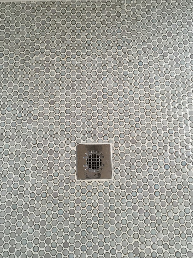 Example of a transitional bathroom design in DC Metro