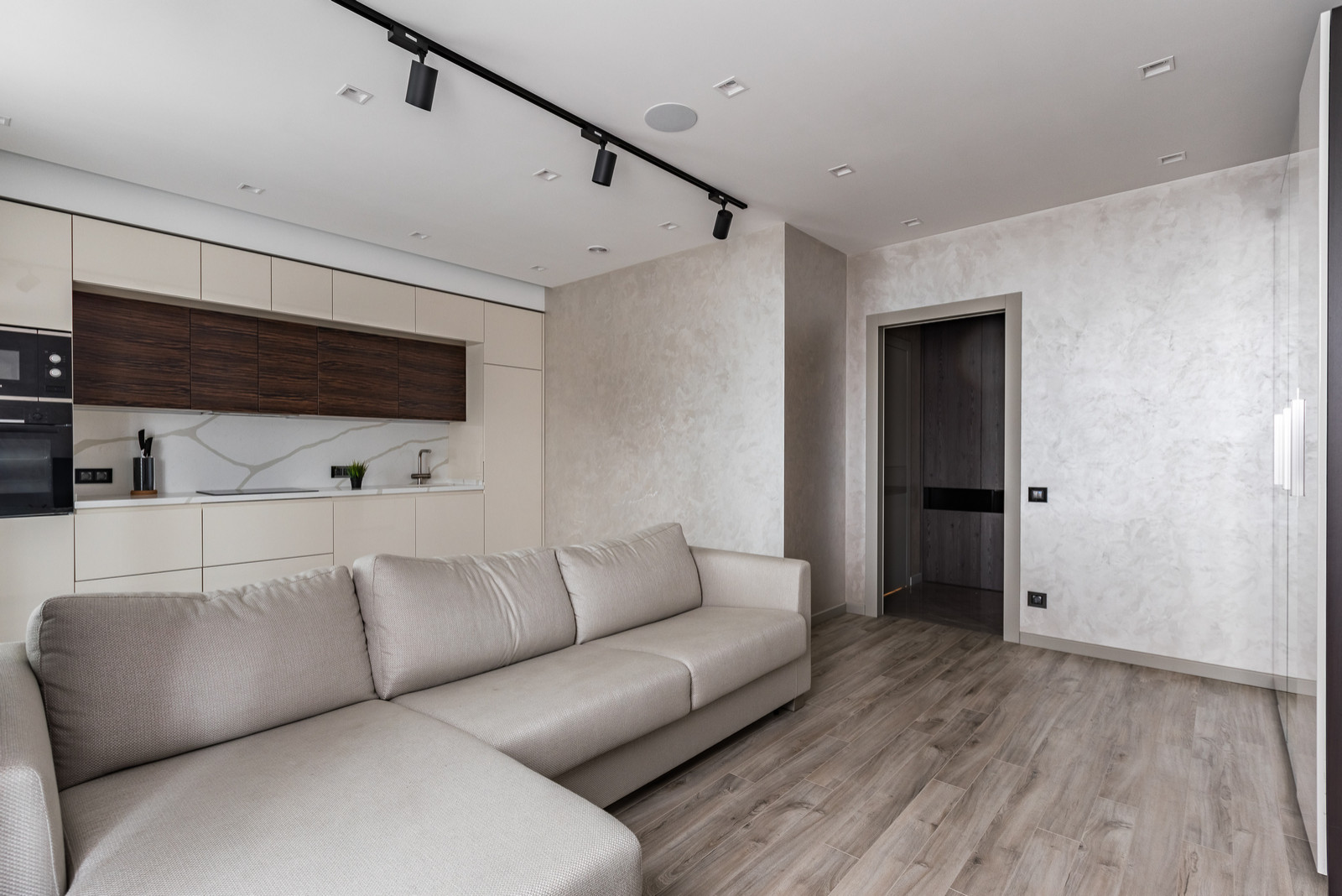 Life Ботаническая