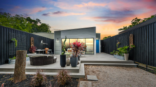 Houzz Tour: Cool Industrial Style for a Modern Bungalow (18 photos)