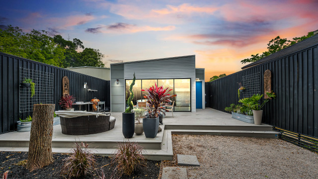 Houzz Tour: Cool Industrial Style for a Modern Bungalow