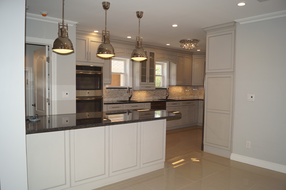 Inspiration for a transitional kitchen remodel in New York