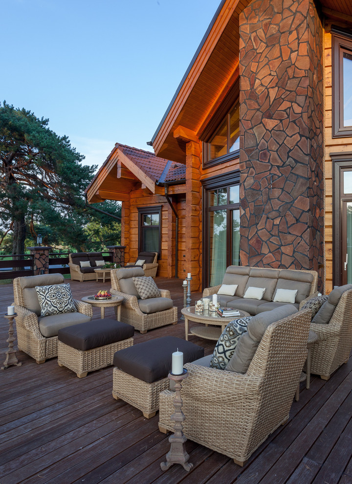 Деревянный дом в классическом стиле