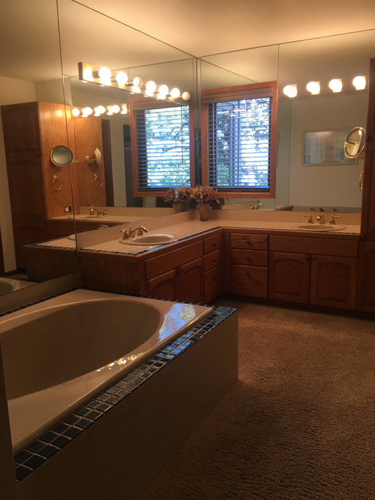 Primary bath before - Genesee home